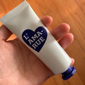 L’Amarue Face Cream 50 ml / 1.7 fl oz size.